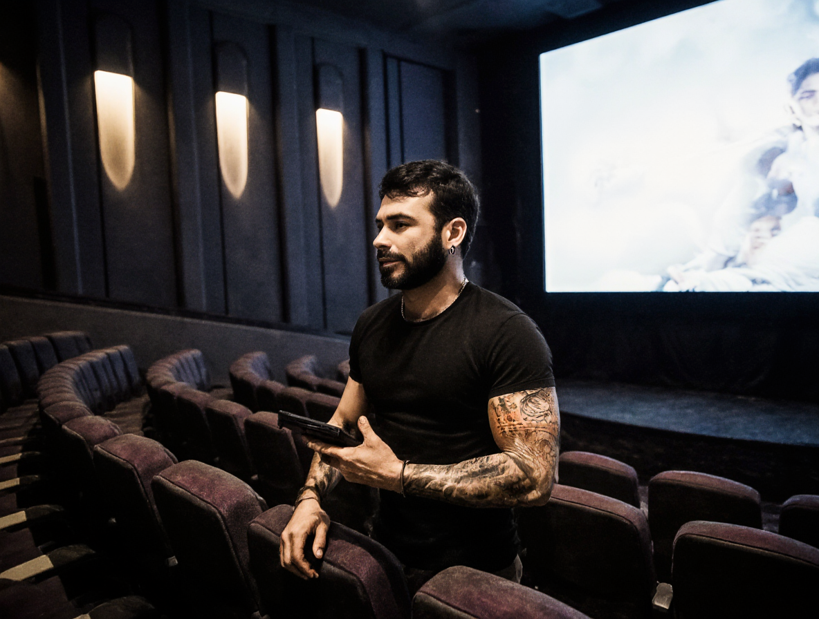 Responsable de cine planificando el cuadrante semanal con SalaPilot Premium